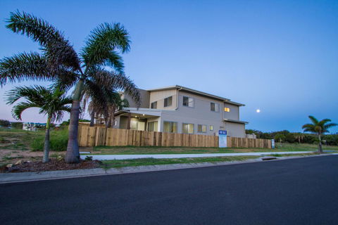 Agnes Sails - Hotel Gold Coast 13