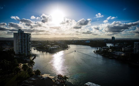Tiki Hotel Apartments Surfers Paradise - Hotel Gold Coast 2