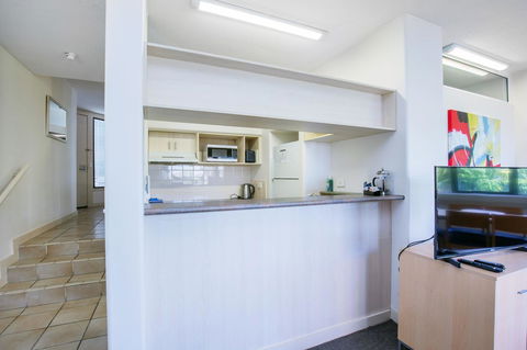 Tiki Hotel Apartments Surfers Paradise - Hotel Gold Coast 9