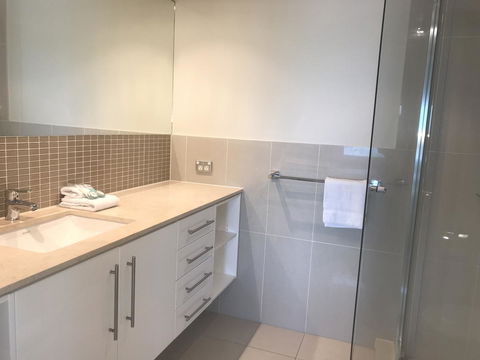 Proximity Waterfront Apartments - Hotel Gold Coast 11