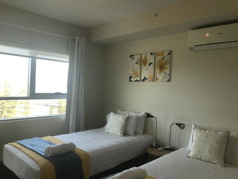 Proximity Waterfront Apartments - Hotel Gold Coast 15