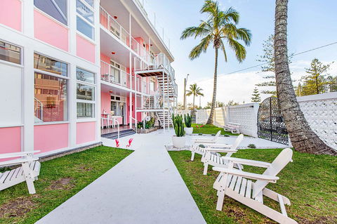 The Pink Hotel Coolangatta - Hotel Gold Coast 2