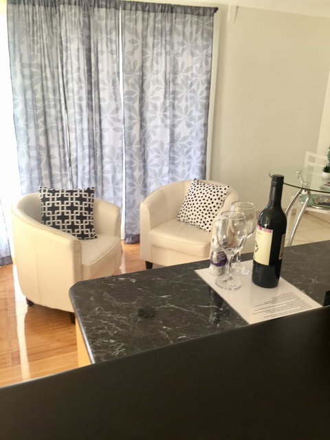 Bella By The Beach - Hotel Gold Coast 10
