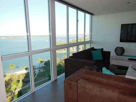 Crystal Bay On The Broadwater - Hotel Gold Coast 32
