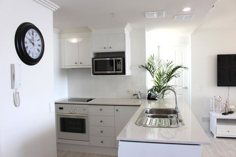 Crystal Bay On The Broadwater - Hotel Gold Coast 12