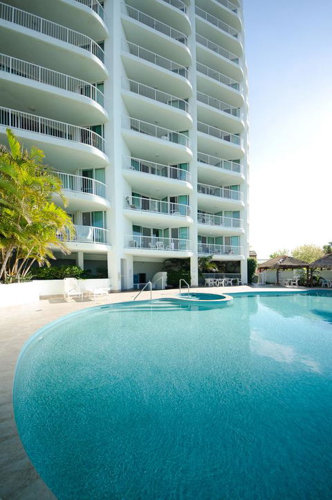 Crystal Bay On The Broadwater - Hotel Gold Coast 5