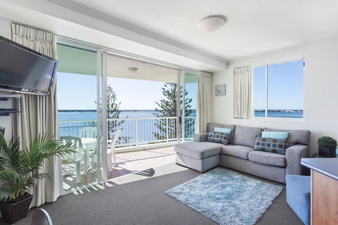Crystal Bay On The Broadwater - Hotel Gold Coast 17