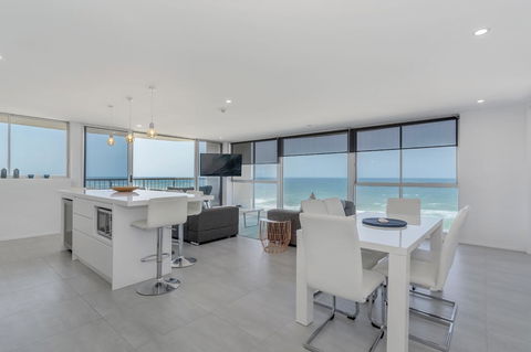Golden Sands On The Beach - Absolute Beachfront Apartments - Hotel Gold Coast 6
