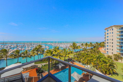 Mantra Mackay - Hotel Gold Coast 9