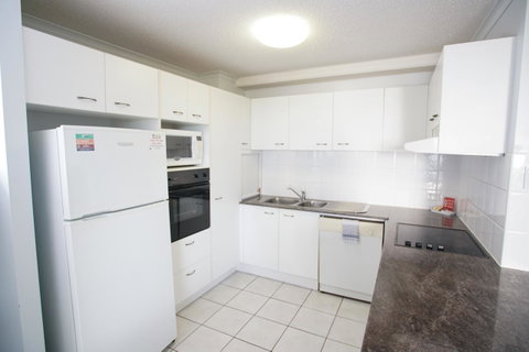 San Marino By The Sea Apartments - Hotel Gold Coast 3