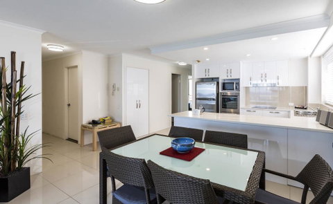 South Pacific Plaza - Official - Hotel Gold Coast 2