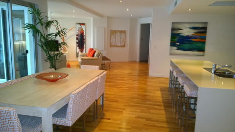 Coral Cove Apartments - Hotel Gold Coast 4