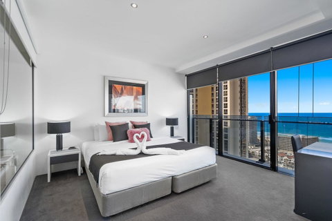 Circle On Cavill, Apartments And Sub Penthouses - We Accommodate - Hotel Gold Coast 3