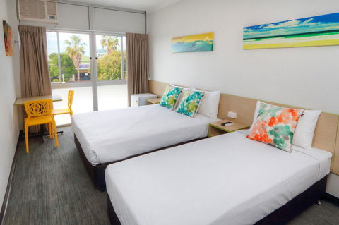 Palm Beach Hotel - Hotel Gold Coast 0