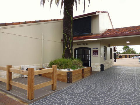 Burke & Wills Motor Inn - Hotel Gold Coast 6