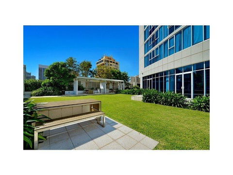 H Star Residences-- Paradise Stayz - Hotel Gold Coast 7
