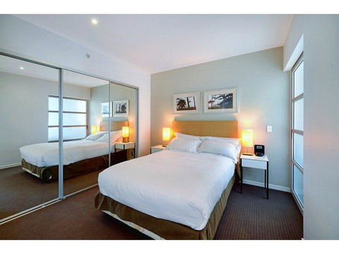 H Star Residences-- Paradise Stayz - Hotel Gold Coast 8