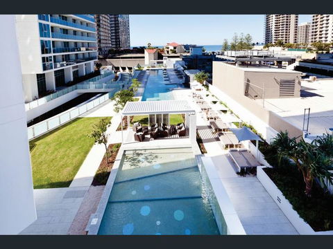 H Star Residences-- Paradise Stayz - Hotel Gold Coast 4