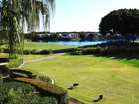 Waterfront Resort Villa With Buggy - Hotel Gold Coast 3