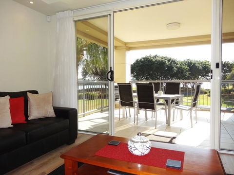 Waterfront Resort Villa With Buggy - Hotel Gold Coast 20