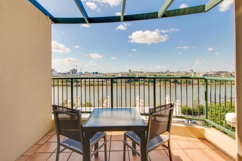 Central Cosmo Apartment Hotel - Hotel Gold Coast 24