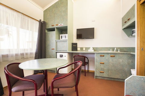 Downs Motel - Hotel Gold Coast 7