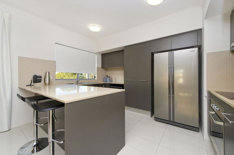On The Bay Apartments - Hotel Gold Coast 14