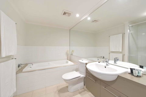 On The Bay Apartments - Hotel Gold Coast 20