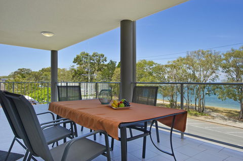 On The Bay Apartments - Hotel Gold Coast 7