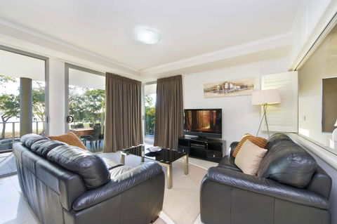 On The Bay Apartments - Hotel Gold Coast 0