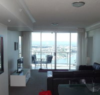Private 2 Bedroom Apartment  Chevron Towers - Hotel Gold Coast