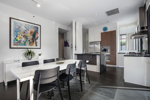 Ultra Broadbeach - Hotel Gold Coast 24