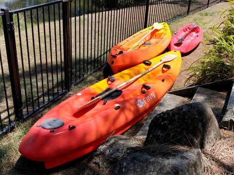 Waterfront Theme Park Getaway - Hotel Gold Coast 19