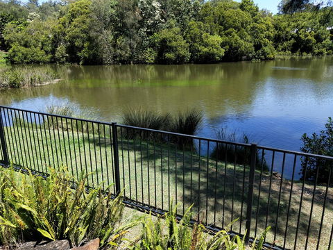 Waterfront Theme Park Getaway - Hotel Gold Coast 22