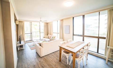 Capricorn One Beachside Holiday Apartments - Official - Hotel Gold Coast 4