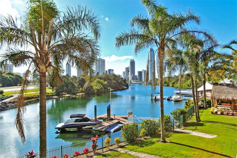 Capricorn One Beachside Holiday Apartments - Official - Hotel Gold Coast 15