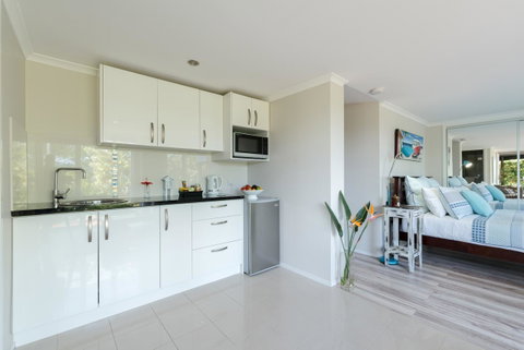 Private Guest Suite High On Currumbin Hill - Hotel Gold Coast 5