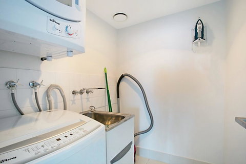 Number 1 H Residences - WiFi, Parking & More By Gold Coast Holidays - Hotel Gold Coast 1