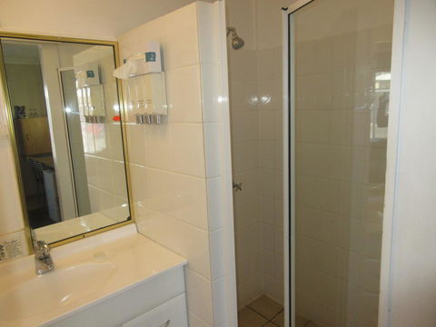Riviera On Ruthven - Hotel Gold Coast 7