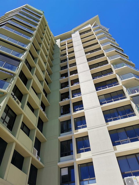 Surfers Hawaiian Holiday Apartments - Hotel Gold Coast 7