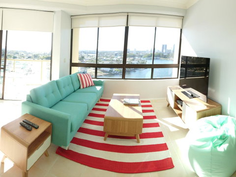 Surfers Hawaiian Holiday Apartments - Hotel Gold Coast 1