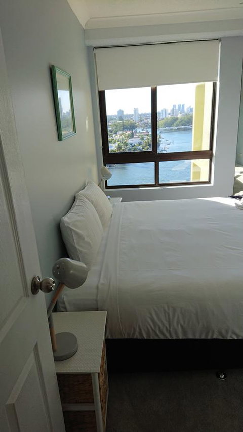 Surfers Hawaiian Holiday Apartments - Hotel Gold Coast 11