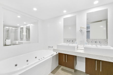 Wings Resort, Apartments And 2 Story Penthouses - We Accommodate - Hotel Gold Coast 23