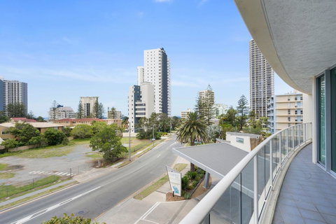 Wings Resort, Apartments And 2 Story Penthouses - We Accommodate - Hotel Gold Coast 9
