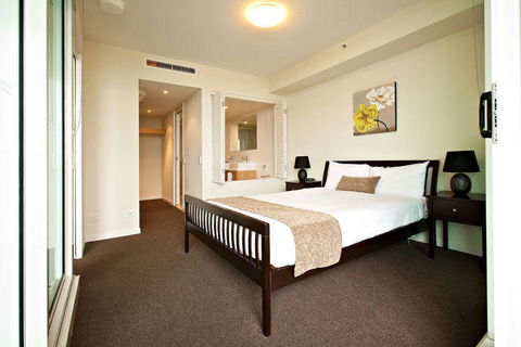 Lanai Riverside Apartments - Hotel Gold Coast 8