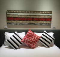 Calamvale Hotel Suites and Conference Centre - Hotel Gold Coast