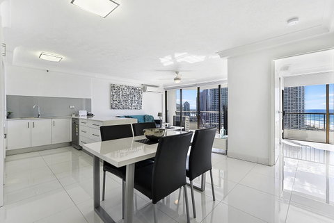 Surfers Century Oceanside Apartments - Hotel Gold Coast 1
