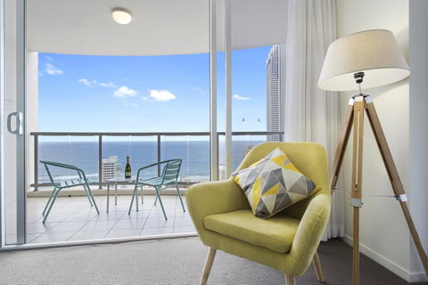 Holiday Holiday Chevron Renaissance Apartments - Hotel Gold Coast 5