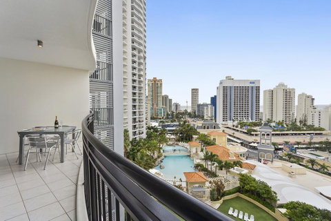 Holiday Holiday Chevron Renaissance Apartments - Hotel Gold Coast 24
