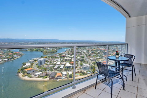 Holiday Holiday Chevron Renaissance Apartments - Hotel Gold Coast 28